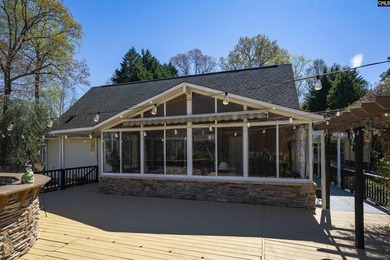 Welcome to your dream waterfront retreat on Lake Murray! Located - photo 9