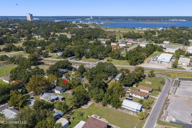 Fantastic opportunity to own a beautifully located 0.24-acre lot - photo 8