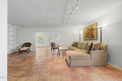 Embrace the Sun City lifestyle in this charming 2BR/2BA home! - photo 15