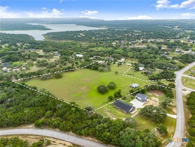 7 Acres. 100-Year Barn. Live Oaks. Legacy Property, Priced to - photo 30