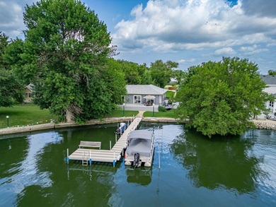 Every day feels like a vacation in this stunning waterfront home - photo 33