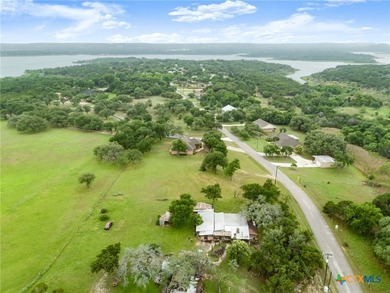 7 Acres. 100-Year Barn. Live Oaks. Legacy Property, Priced to - photo 42