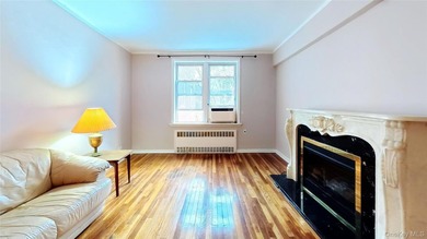 Welcome to this inviting top-floor residence, offering - photo 1