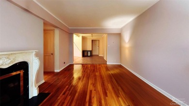 Welcome to this inviting top-floor residence, offering - photo 4