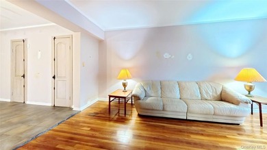 Welcome to this inviting top-floor residence, offering - photo 5