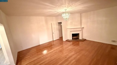 Welcome to 411 Vienna St, a unique opportunity in San - photo 3
