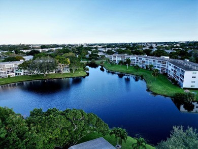 Immaculately kept waterfront condo in the desirable 55+ - photo 2