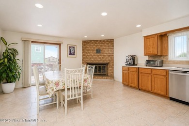 Welcome to 25 Furness Place, conveniently located in New - photo 12