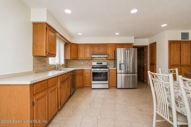 Welcome to 25 Furness Place, conveniently located in New - photo 14