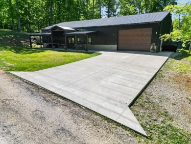 Newer Construction Near the Lake! With a Boat ramp close by! - photo 2