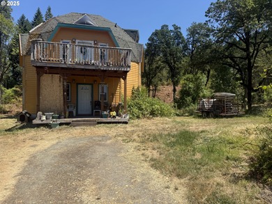 Cottage Grove Lake Home For Sale in Cottagegrove Oregon