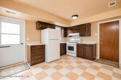 Welcome to 25 Furness Place, conveniently located in New - photo 32