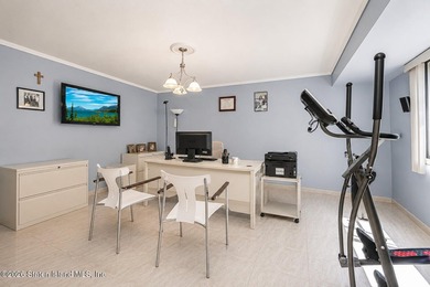 Welcome to 25 Furness Place, conveniently located in New - photo 33
