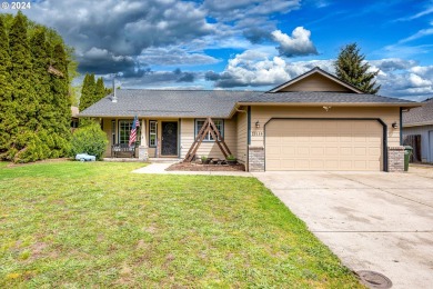 Fern Ridge Lake Home For Sale in Veneta Oregon