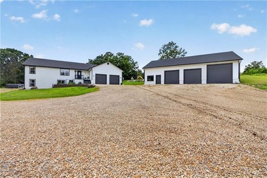Welcome to your own private 15.38-acre retreat where luxury - photo 1