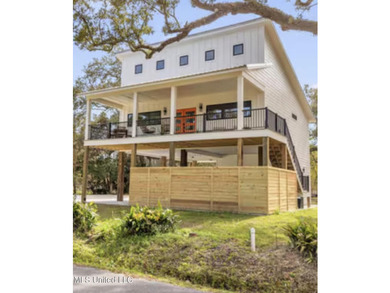 ''THE TREEHOUSE'' - A Luxurious Mid-Century, MODERN designed - photo 1