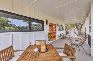 ''THE TREEHOUSE'' - A Luxurious Mid-Century, MODERN designed - photo 4