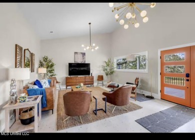 ''THE TREEHOUSE'' - A Luxurious Mid-Century, MODERN designed - photo 6