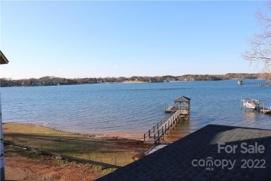 Lake Norman Home Sale Pending in Cornelius North Carolina