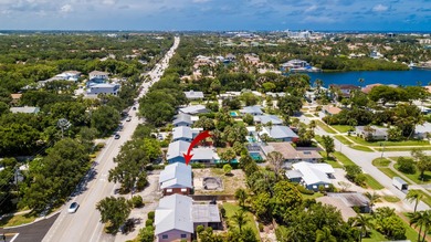 The perfect Handy-man special with a 10,000 sqft lot. Amazing - photo 4