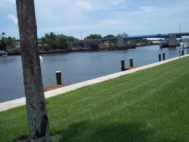 Beautifully remodeled 1 bedroom, 1 bath unit located in the - photo 12