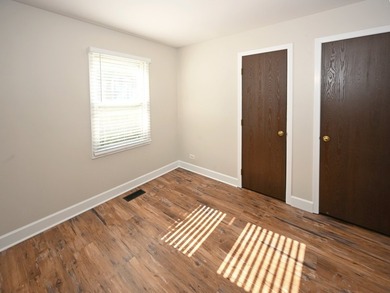 Freshly painted, immaculate 1st floor ranch unit (NO stairs) on - photo 14