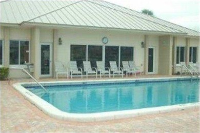 Beautifully remodeled 1 bedroom, 1 bath unit located in the - photo 16