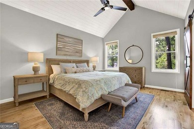 Spectacular sunsets on this breathtaking lakefront escape! This - photo 19