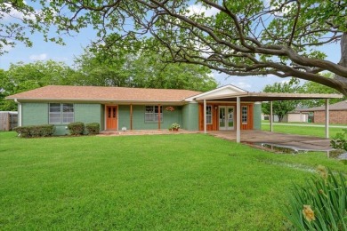 Lake Texoma Home For Sale in Pottsboro Texas