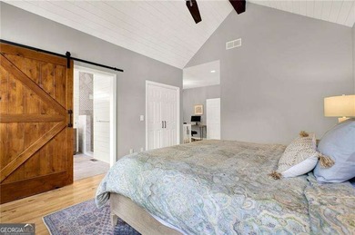 Spectacular sunsets on this breathtaking lakefront escape! This - photo 23