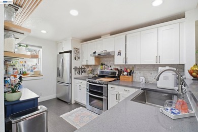 Open House, May 24th 1:00-3:00pm!! Spacious townhouse-style - photo 4