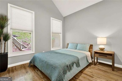 Spectacular sunsets on this breathtaking lakefront escape! This - photo 32