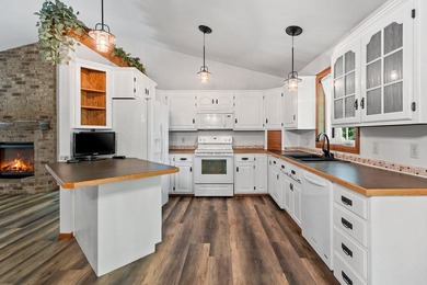 Situated on beautiful McCauslin Brook Golf Course, this well - photo 9