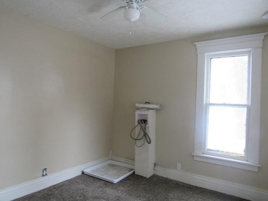 3 Bedroom Home with main floor laundry. Furnace is two years old - photo 5