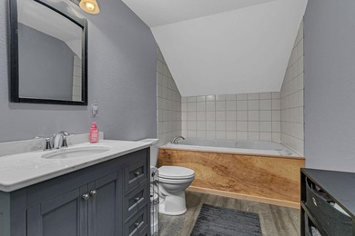 Welcome home to this beautiful 4-bedroom, 3-bathroom residence - photo 16
