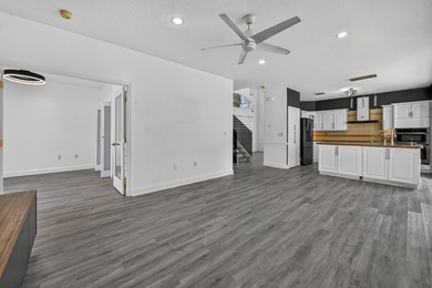 Country Lakes in Miramar, FL. Offering 2,504 square feet of - photo 19