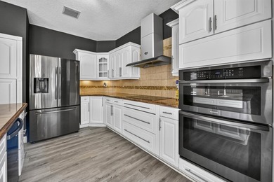 Country Lakes in Miramar, FL. Offering 2,504 square feet of - photo 20
