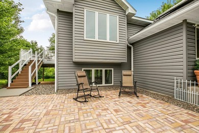 Welcome home to this beautiful 4-bedroom, 3-bathroom residence - photo 28