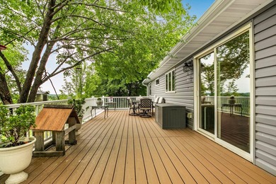 Welcome home to this beautiful 4-bedroom, 3-bathroom residence - photo 33