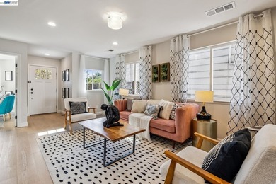 Convenient living and a backyard oasis await in this fully - photo 4