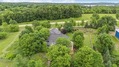 Welcome home to this beautiful 4-bedroom, 3-bathroom residence - photo 35