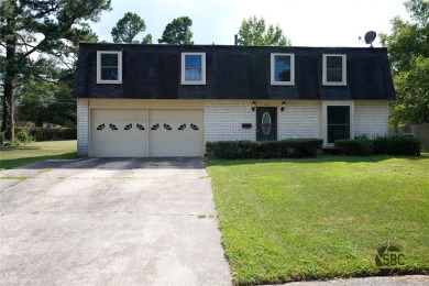 Lake Home For Sale in Shreveport, Louisiana