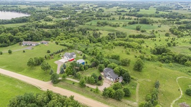 Welcome home to this beautiful 4-bedroom, 3-bathroom residence - photo 45