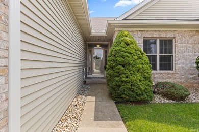 Welcome to effortless living in the desirable River Park Villas! - photo 3