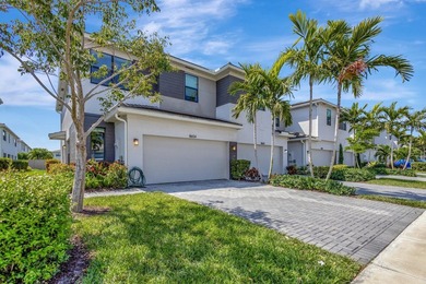 Step into this stunning 3-bedroom, 2.5-bath End-unit townhome - photo 3