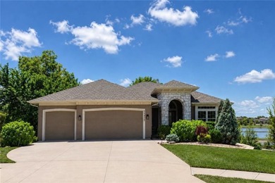 RARE OPPORTUNITY & PREMIER LOCATION! This stunning four-bedroom - photo 5