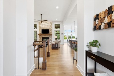 RARE OPPORTUNITY & PREMIER LOCATION! This stunning four-bedroom - photo 9