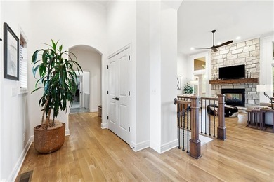 RARE OPPORTUNITY & PREMIER LOCATION! This stunning four-bedroom - photo 10