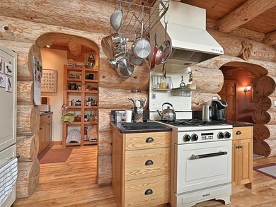 Breath taking beauty abounds with this private peninsula of 90 - photo 14