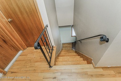 Welcome to 190 Sandalwood Drive in Great Kills. This - photo 15